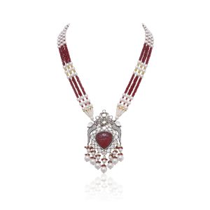 Auri Necklace Set